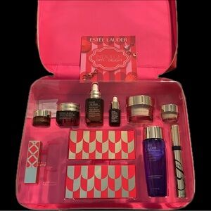 ESTEE LAUDER Indulge/Gifts to Delight Makeup set! NIB! Only 1 lipstick missing!